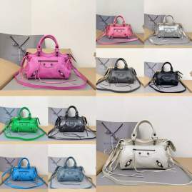 Picture of Balenciaga Handbags _SKUfw213821847fw